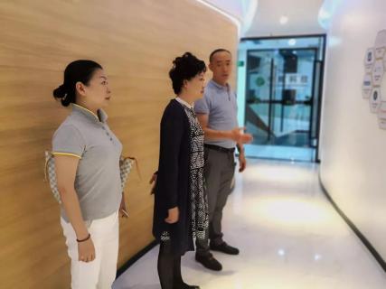 赣江南昌经开区领导受邀访问狗子28加速器，为优质项目落地南昌创造新机遇