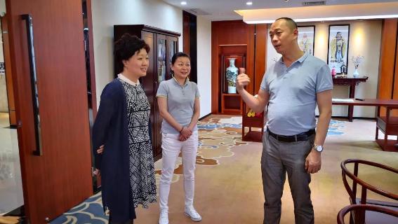 赣江南昌经开区领导受邀访问狗子28加速器，为优质项目落地南昌创造新机遇