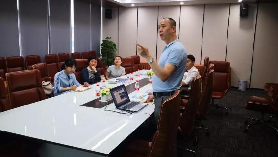 赣江南昌经开区领导受邀访问狗子28加速器，为优质项目落地南昌创造新机遇